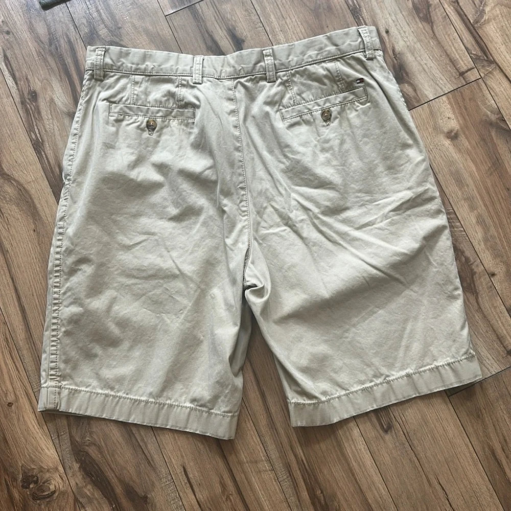 Tommy Hilfiger Chino Shorts Size